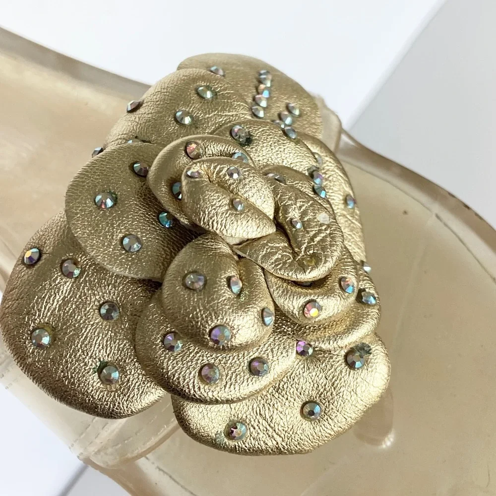 Stuart Weitzman Gold Rhinestone Flower Bloom Jelly Sandals Clear Thong Slides 7
